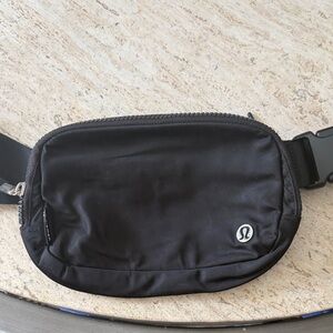 lululemon athletica Black Waist Belt/Bum Bag